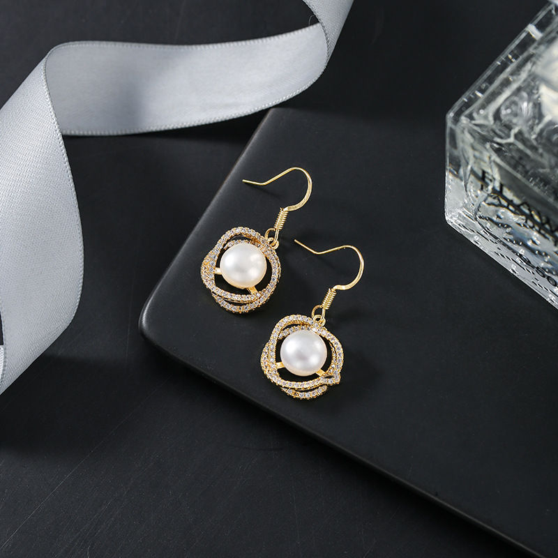 Pearl zircon earrings