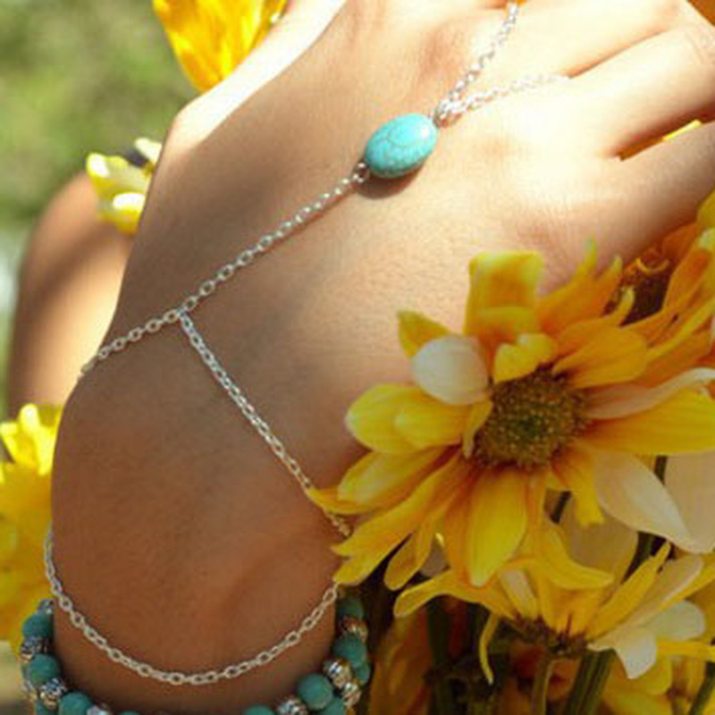 Simple turquoise beaded women's bracelet