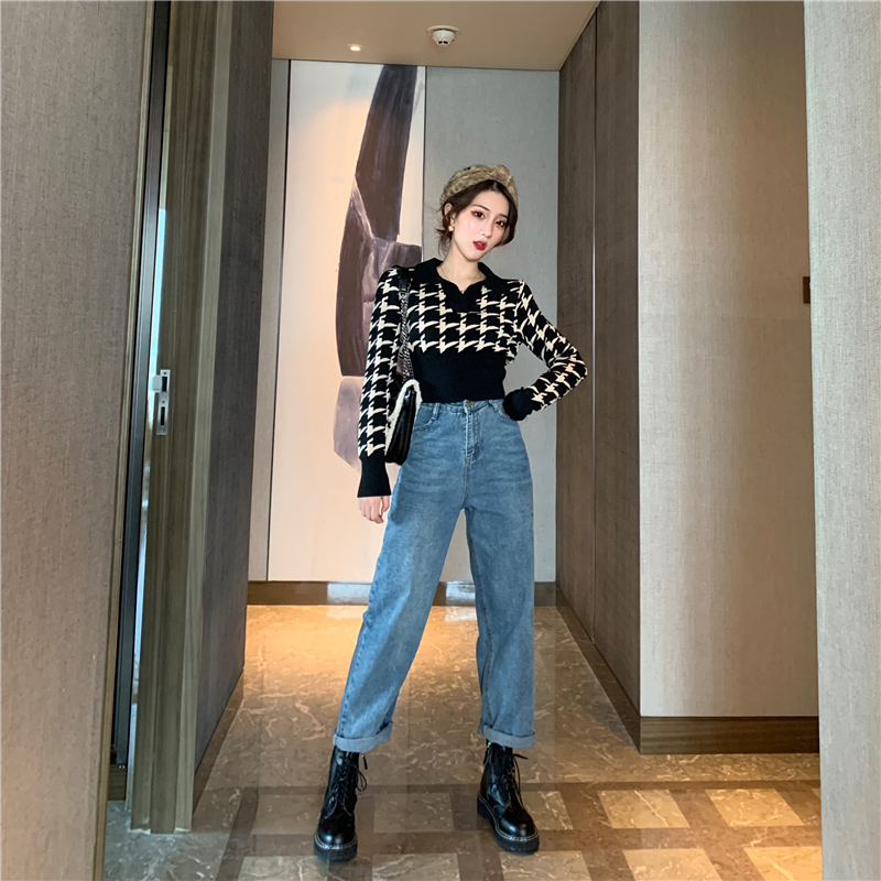 V-necked Waist With Houndstooth Bottoming Shirt