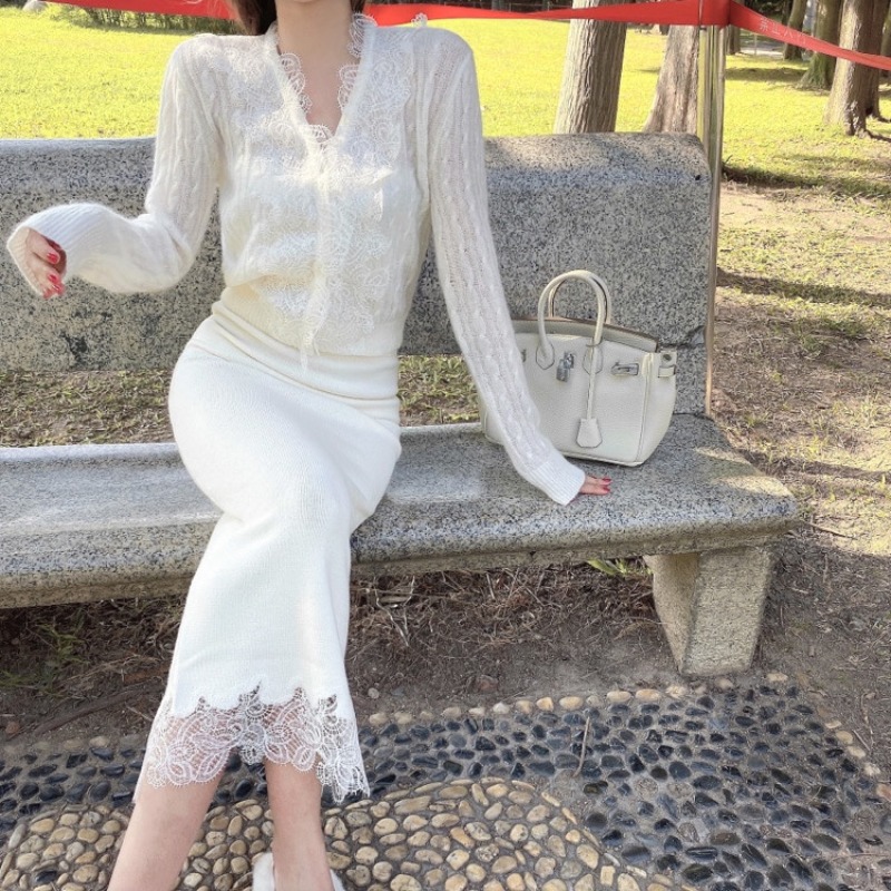 Lace Stitching Slim Long-Sleeved Sweater Top