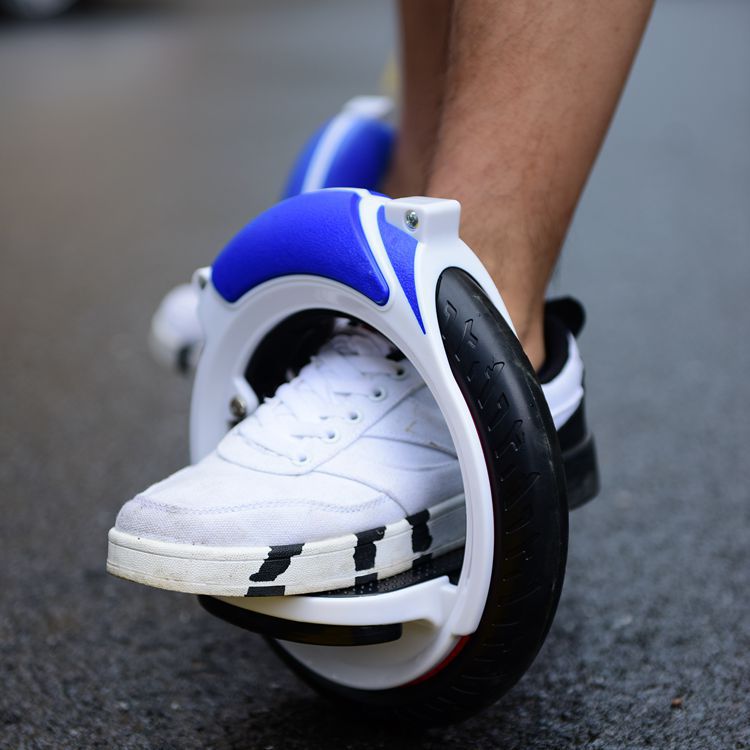 On Behalf Of The Hot Wheels Drift Board Skateboard — foto 4