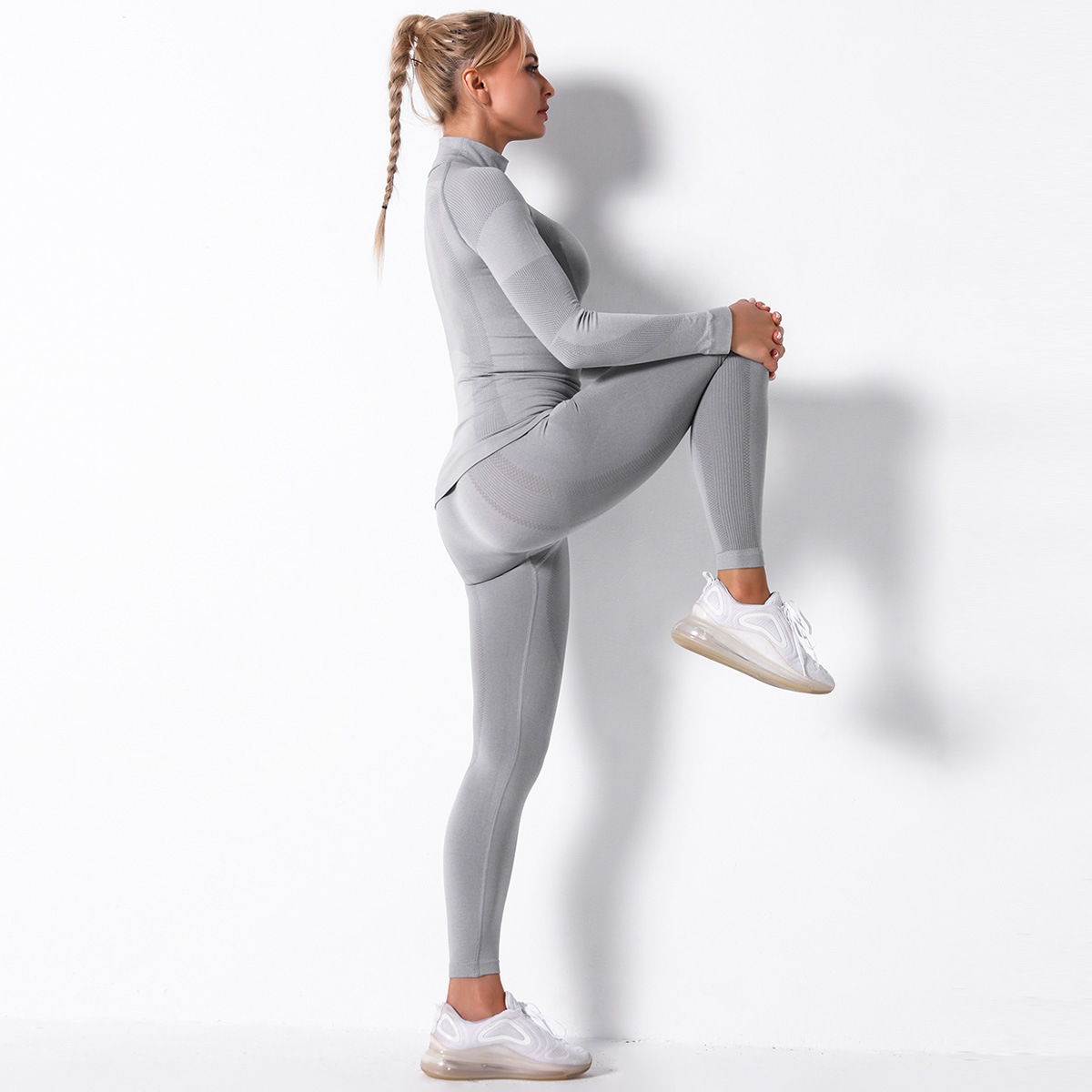 Knitted Striped Moisture Wicking Long Sleeve Yoga Suit