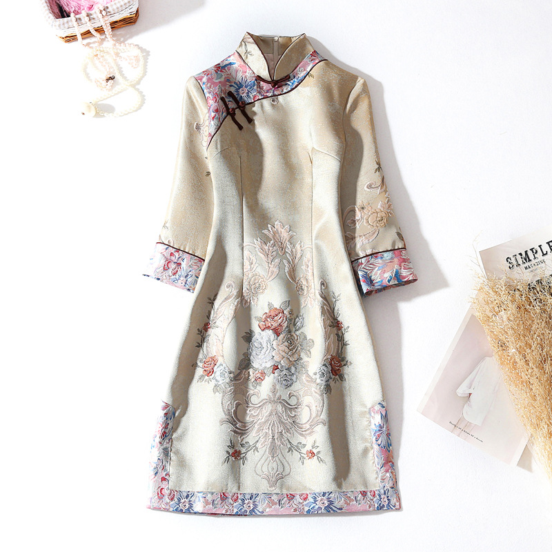 Spring and Autumn Young Chinese Style Embroidery Retro Dress