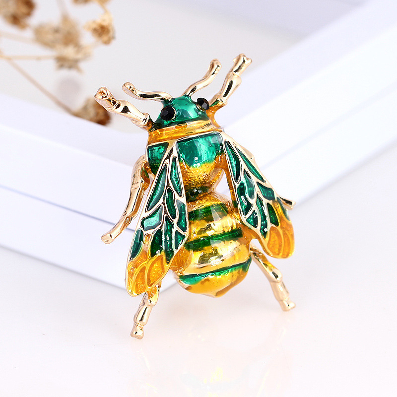 Oil Drop Painting Little Bee Brooch Dress Collar Pin Green - Shop at LoveMi