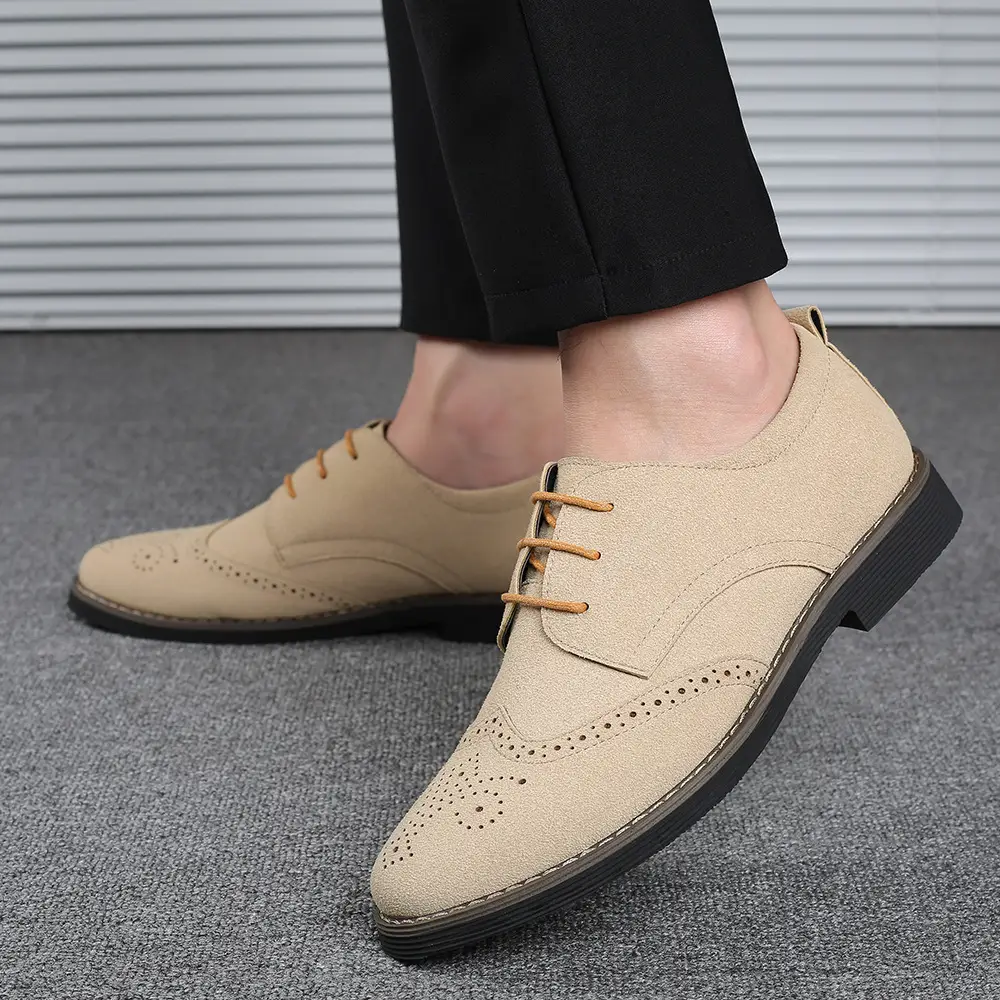 Solid Color Male British Casual Carved Leather Shoes