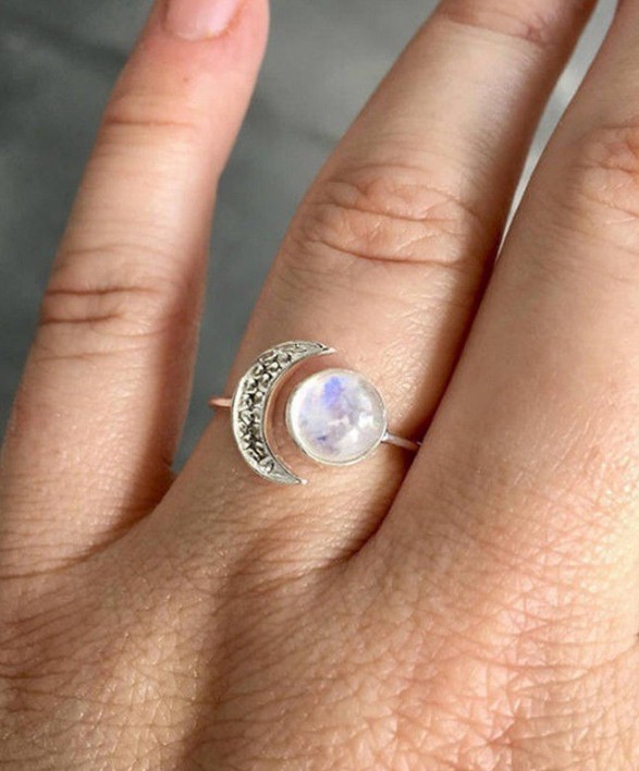 Fashion Women's Silver Plated Moonstone Ring