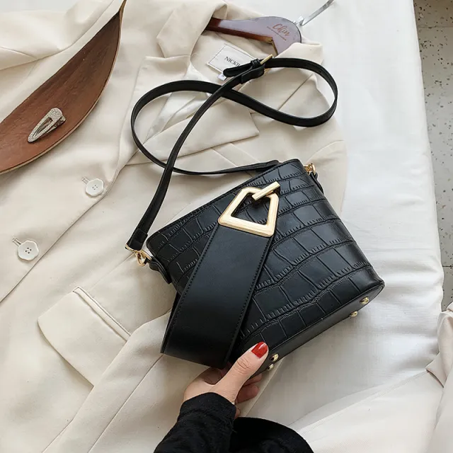 Design Of New Style Messenger Bag Black - Shop at LoveMi