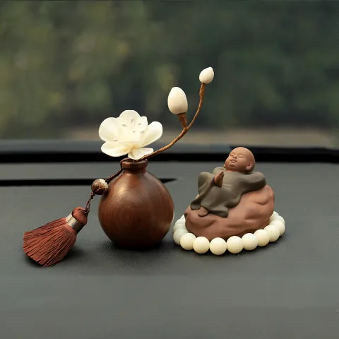 Interior Accessories Car Decorations Men's High-end Atmosphere Creative Personality