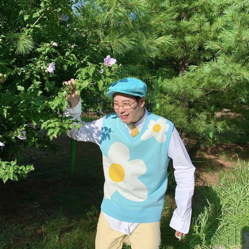 Small Floral Woolen Vest Top Women's V Neck Sweater Vest