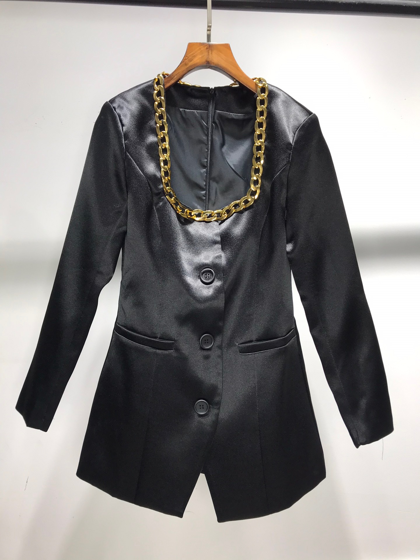 New Style and Generous Collar Metal Stitching Suit