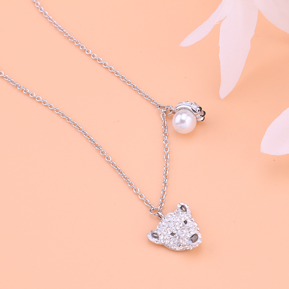 Lovely Twisted Snake-shaped Clavicle Chain Pendant