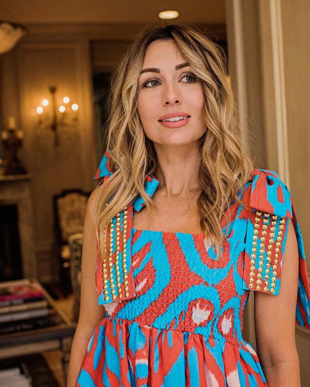 Women's Short-Sleeved Round-Neck Printed Dress with Large Hem