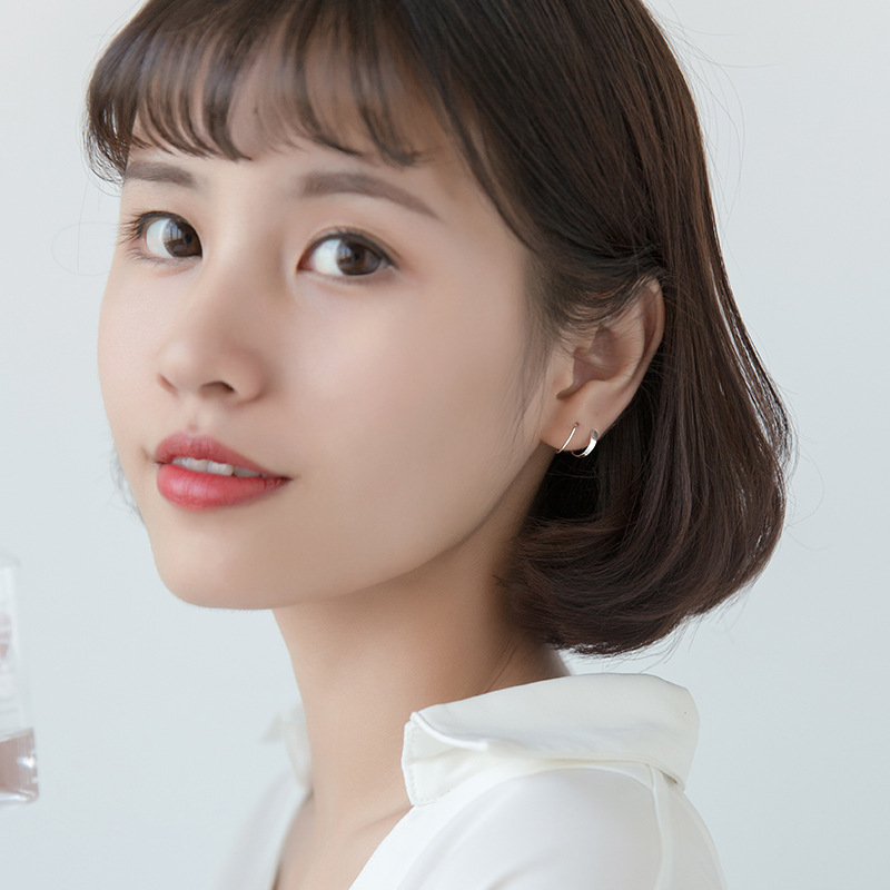 Sweet Temperament Korean Wave Short Earrings