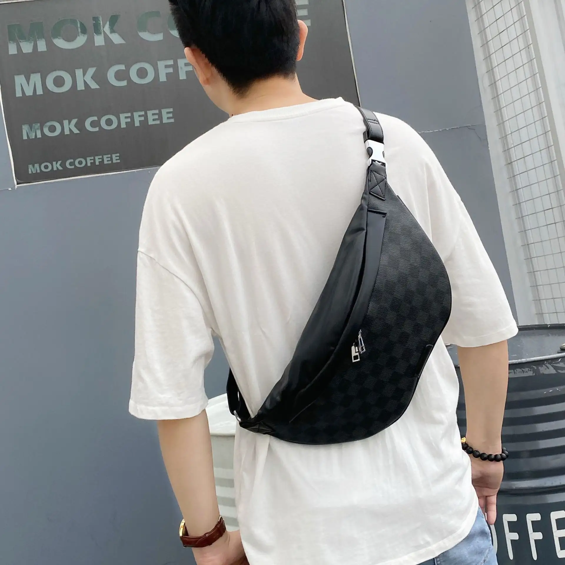 Fashion One-shoulder Diagonal Chest Bag Casual Waist