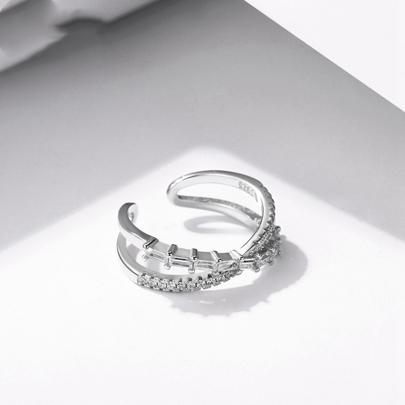 خاتم فضة استرليني بتصميم هندسي مبتكر