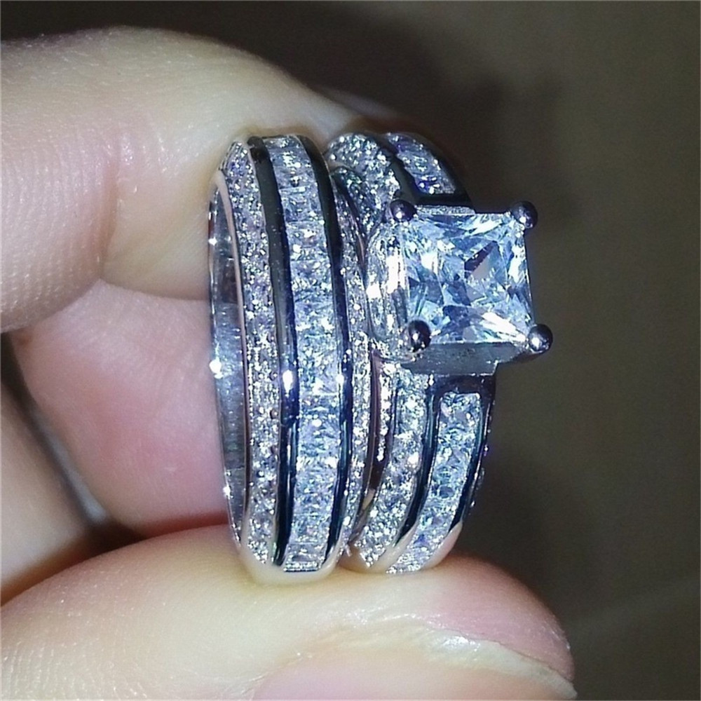 Zircon White Diamond And Blue Diamond Ring