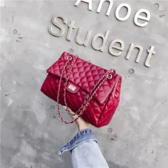 Female Rhombus One Shoulder Messenger Chain Bag - Red - View 1