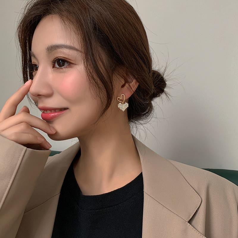 Women's Diamond Earrings With Love Temperament