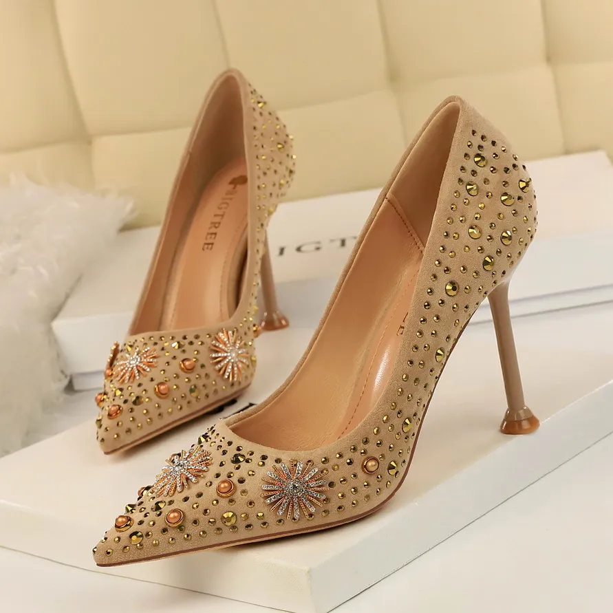 Vintage High Heel Suede Shallow Pointy Rhinestone Single Shoes - Khaki