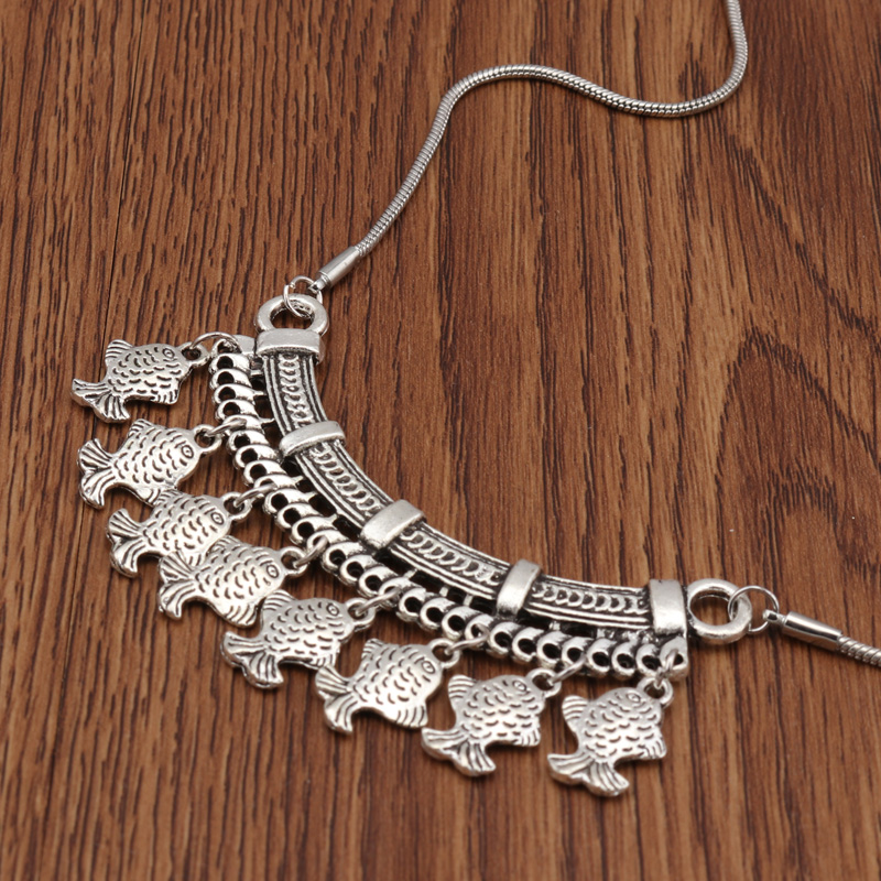 Vintage Hollow-Out Carved Personality Necklace