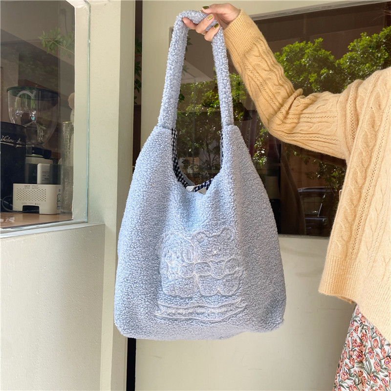 Women's Embroidered Lamb Wool One Shoulder Handbag — image 1