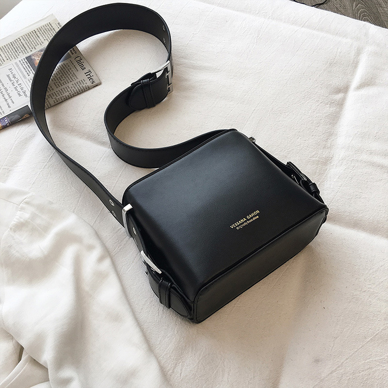 New Fashion Bucket Bag Wild Wide Shoulder Strap Messenger Bag