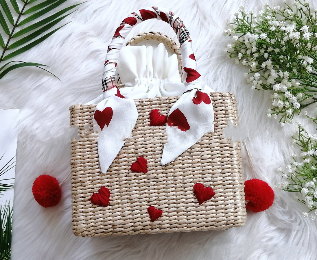 Embroidered Love Woven Straw Woven Handbag