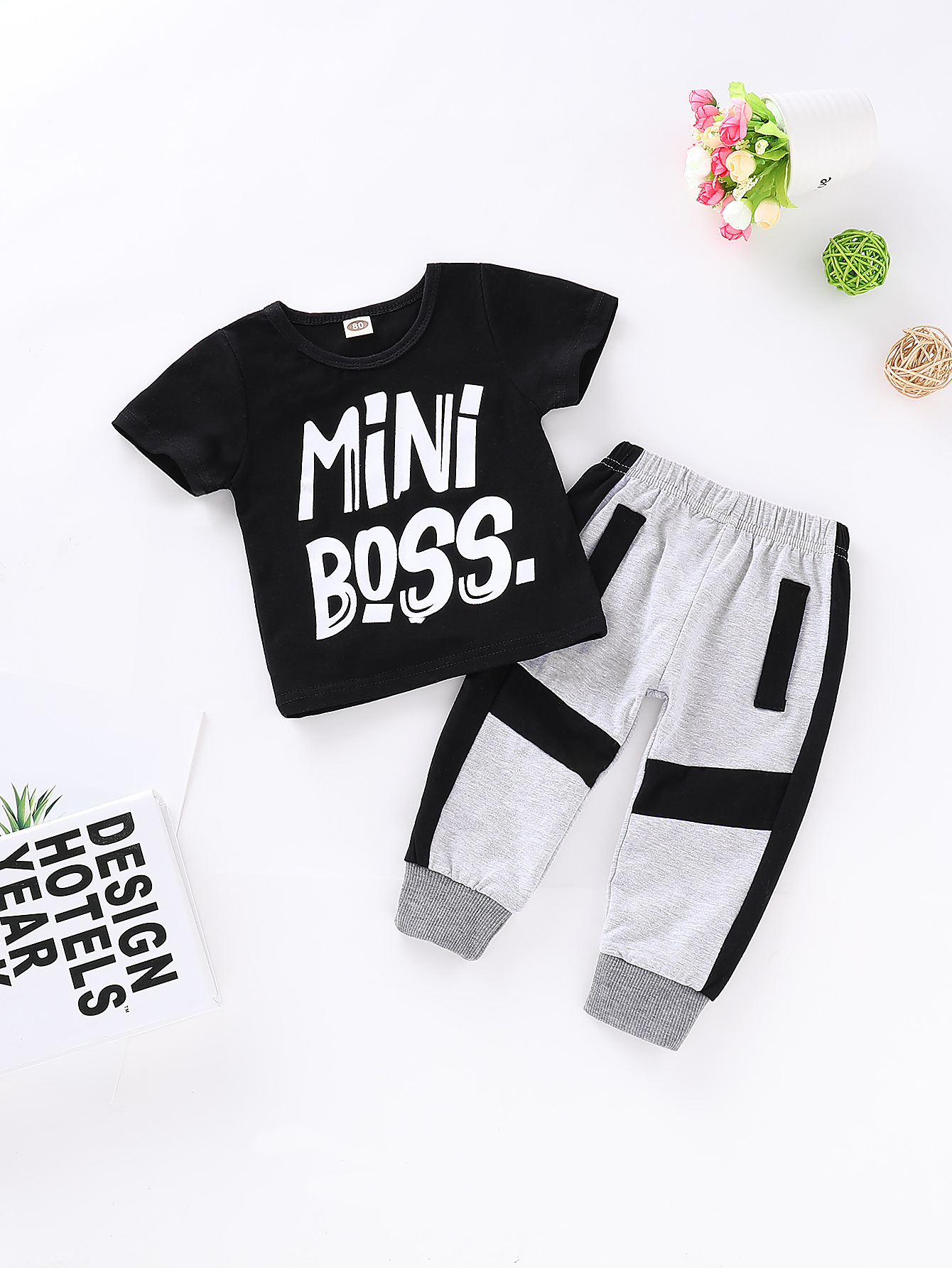 Children's Sports Suit With Short Sleeves and Trousers