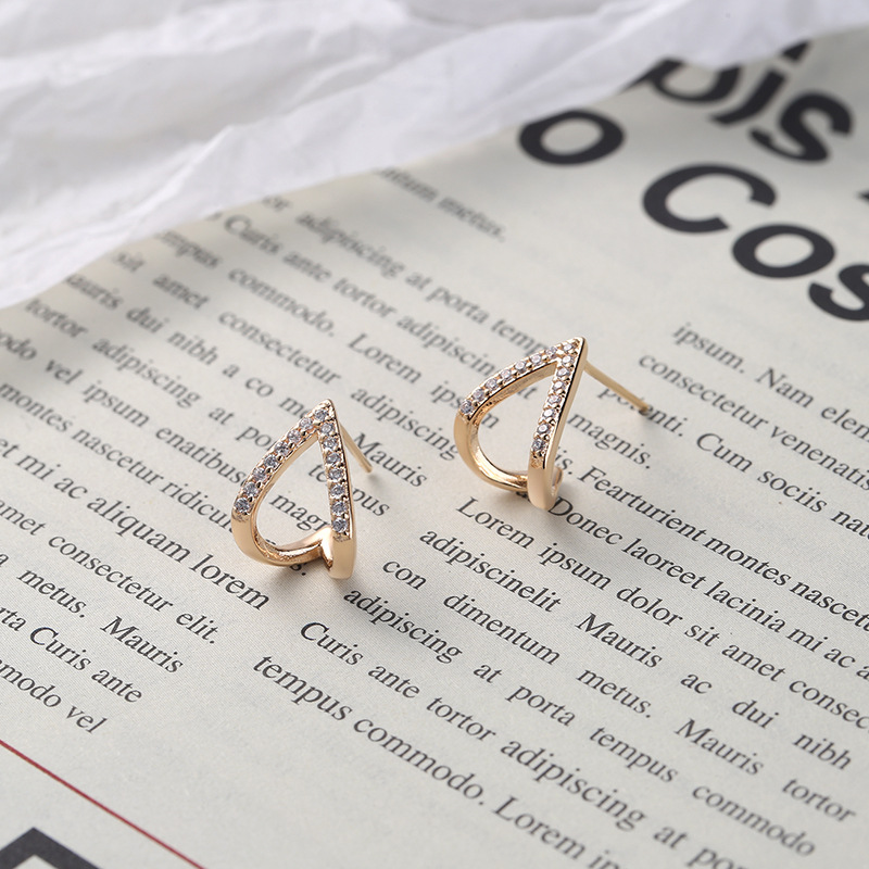 Temperament Simple Geometric Triangle Diamond Earrings