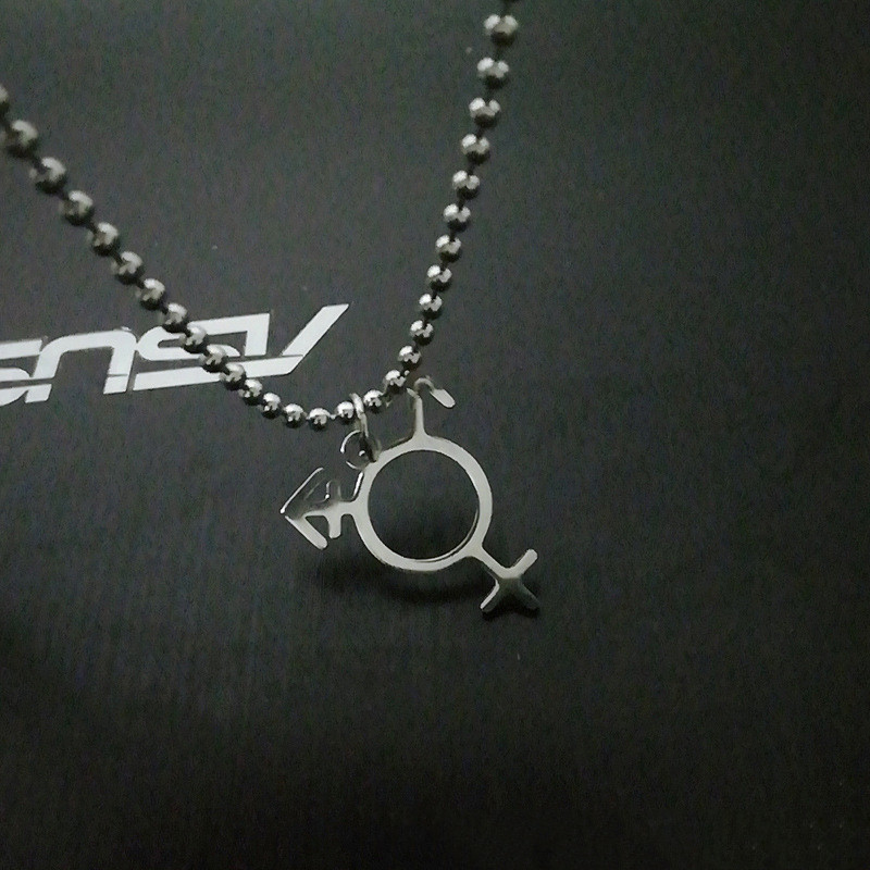 Simple Personality Men And Women Logo Pendant