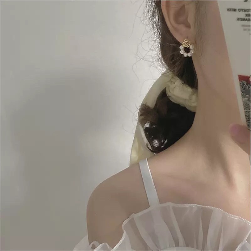 French Retro Stud Earrings are Fashionable and Sweet