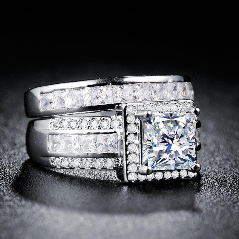 خاتم خطوبة زفاف مطلي بالذهب من الفضة مع ياقوت سيركون مربع تصميم للزوجين