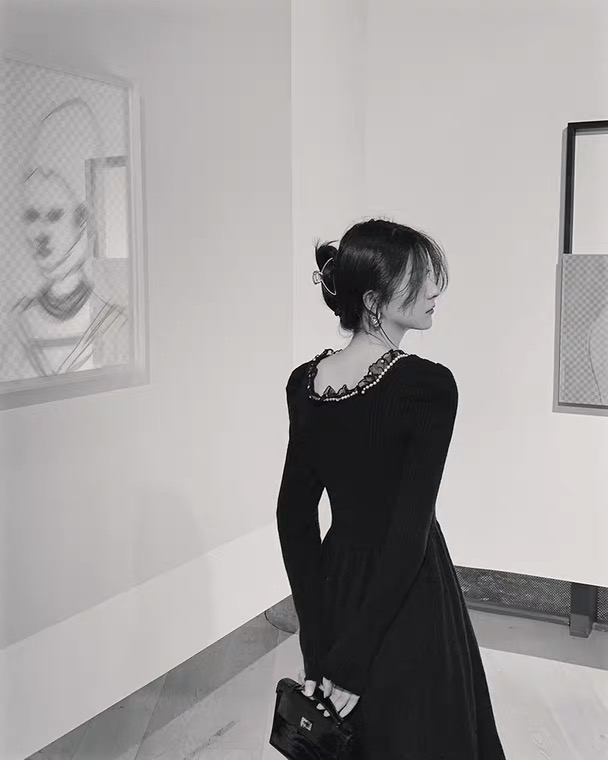 Temperament Milk Fairy's Pearl Square Collar Thin Knit Dress