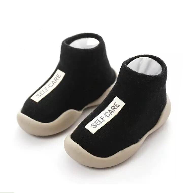 Wear Socks And Socks With Soles For One Year Old Girls Indoors — view 3