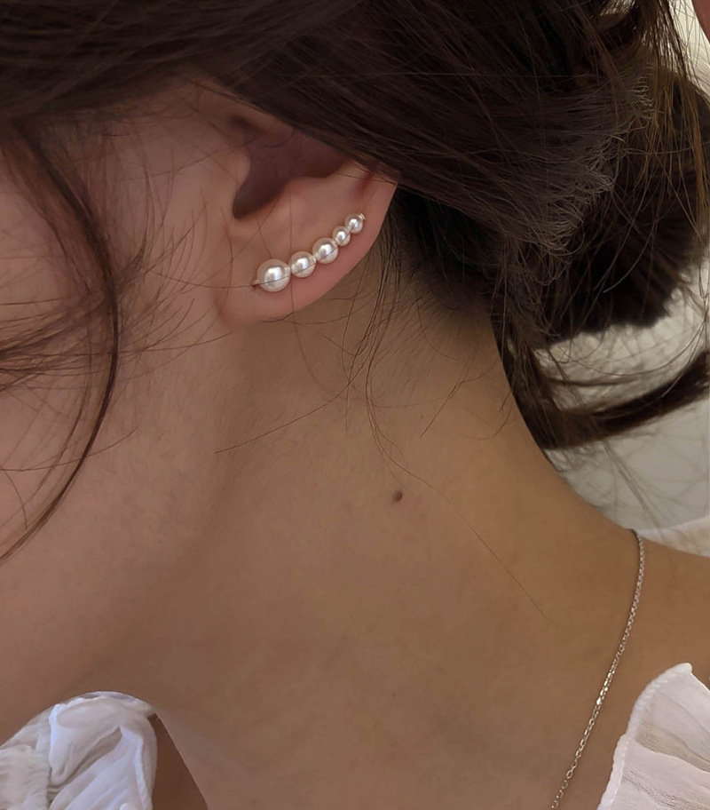 French Retro Gradient Pearl Simple And Versatile Niche Temperament Earrings