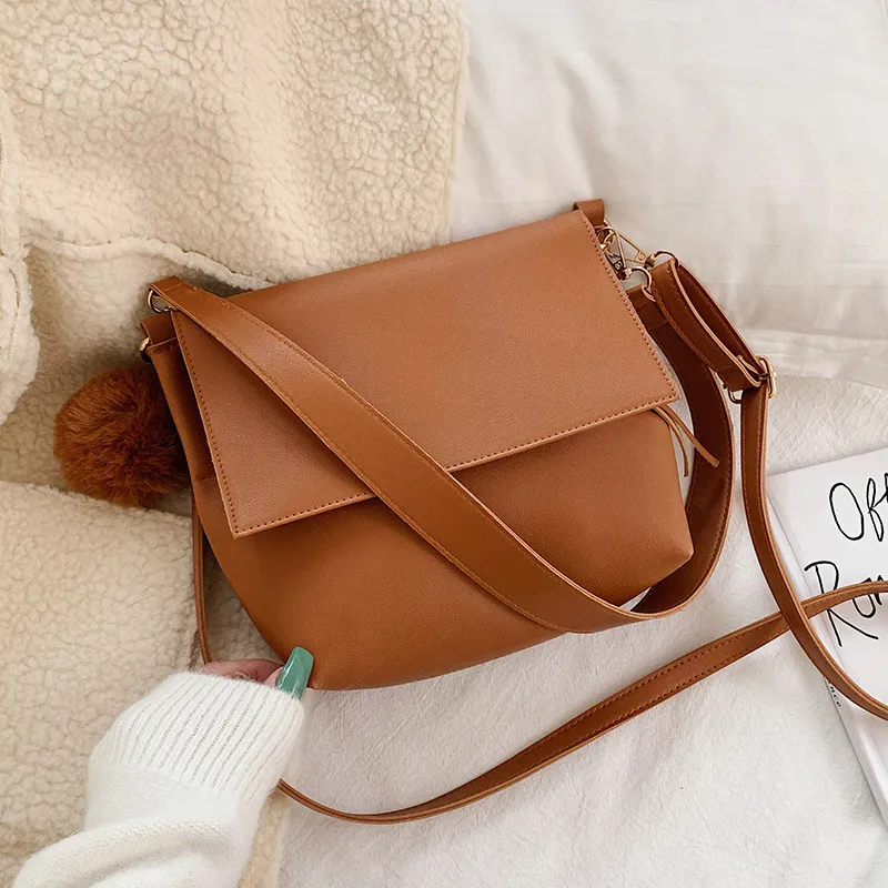 Korean Style Simple All-Match Messenger Handbag - Brown