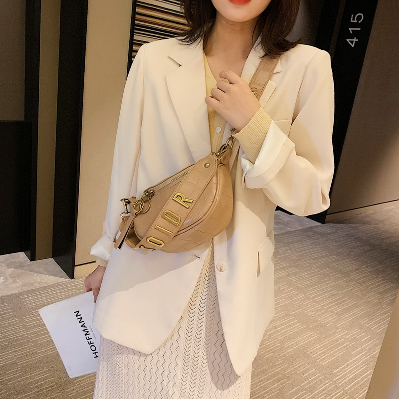 Trendy Korean Texture Messenger Bag Chain