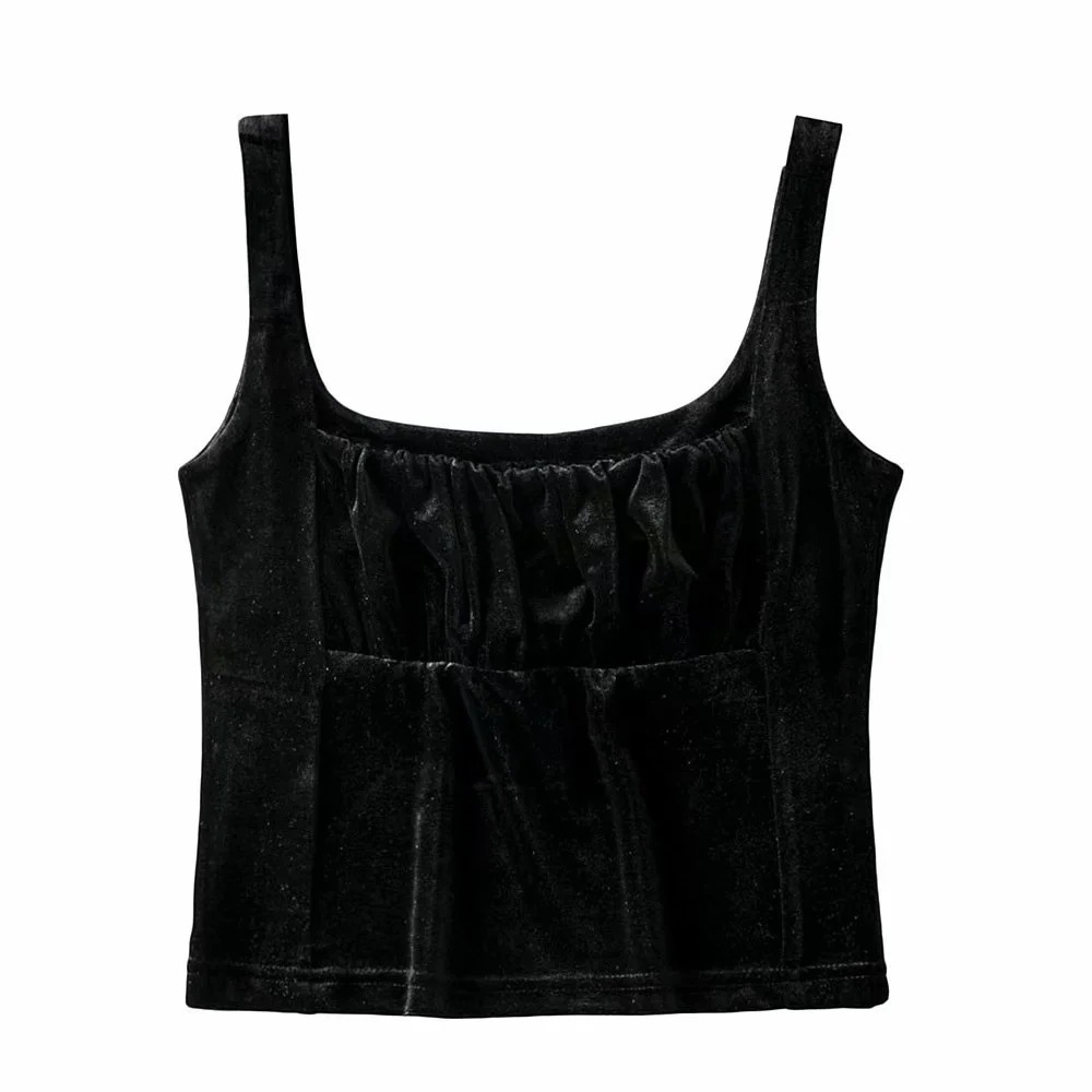 Retro Girl With Pleated Square Neckline On Chest