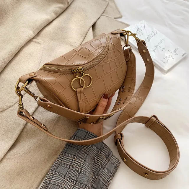 Trendy Korean Texture Messenger Bag Chain Khaki - Shop at LoveMi