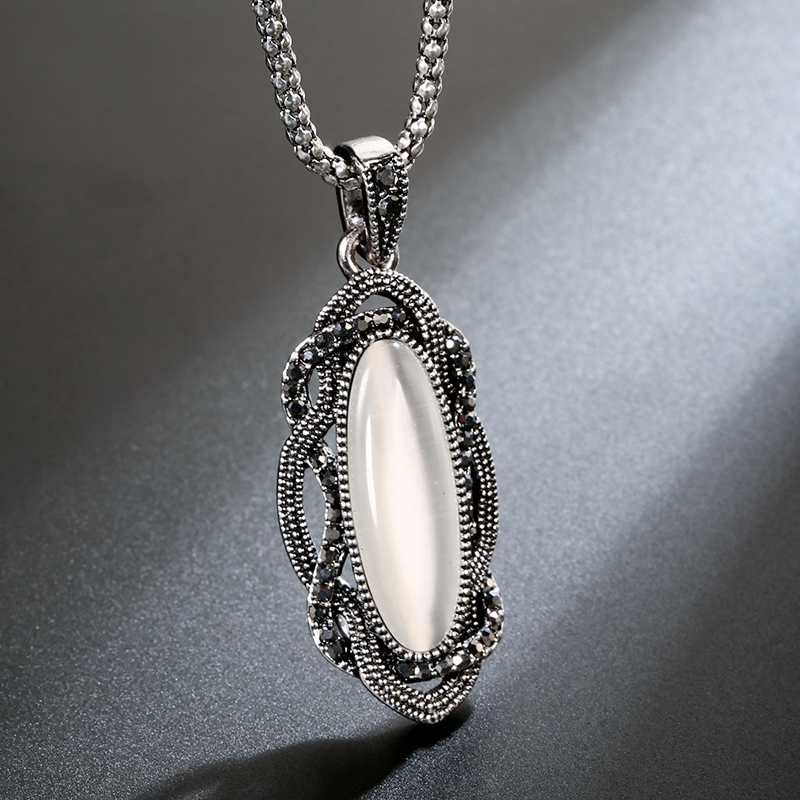 European and American Retro Earrings Necklace Ethnic Style