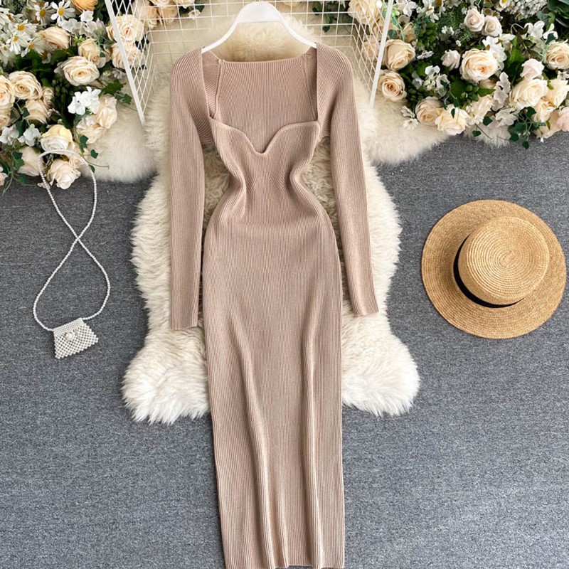 Fall Feminine, Low Neck, Leaky Collarbone, Tight Waist