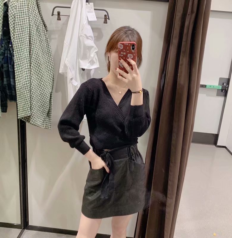 Women's Fashion Sexy Small V-neck Wrap Chest Sweater Knit Sweater