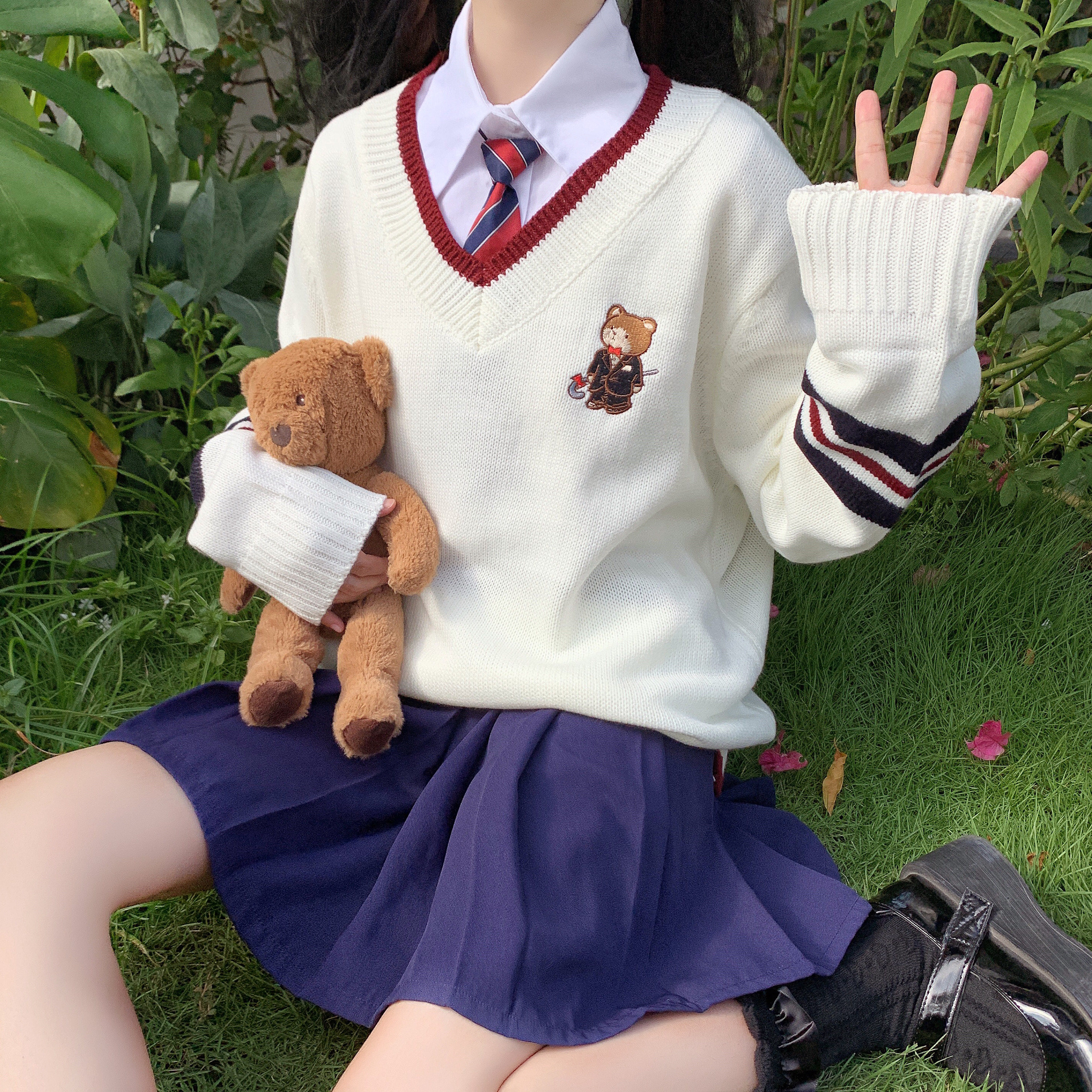 Japanese College Style Embroidered Bear V-neck Sweater
