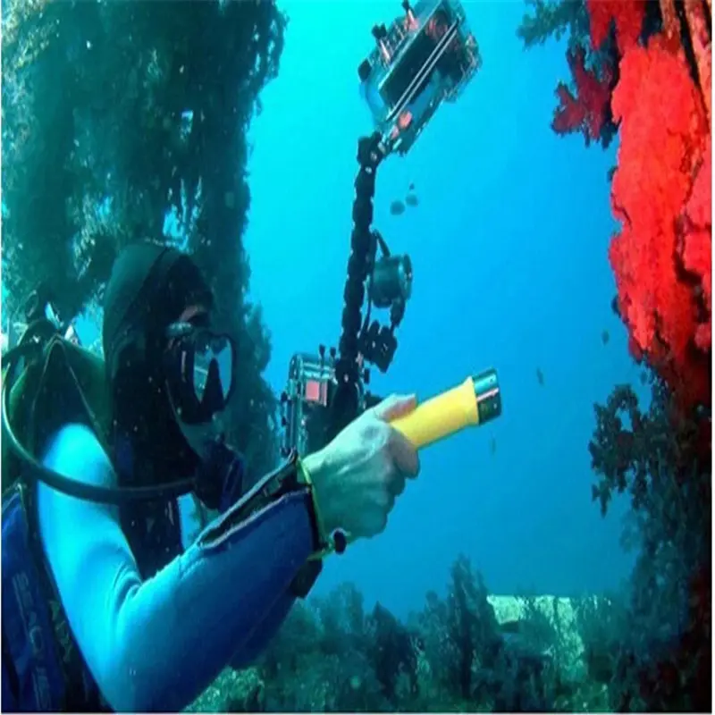 T6 Strong Light Flashlight Diving Photography Fill