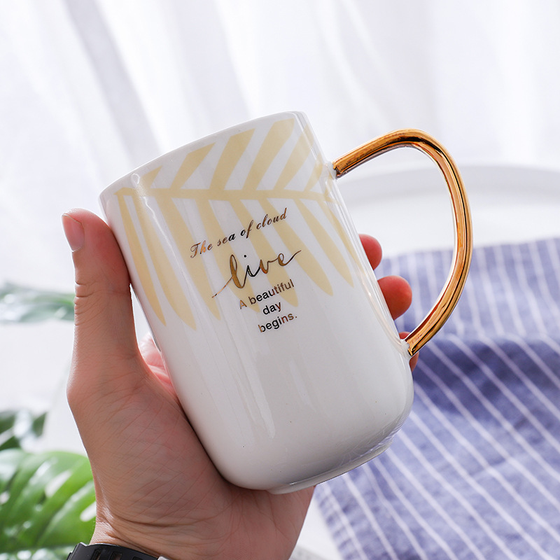 Creative Style of Gold Art Student Couple Drinking Cup