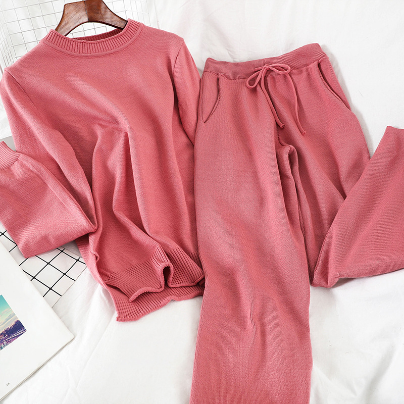 Two-Piece Knit Sweater With Thin Legs And Pants