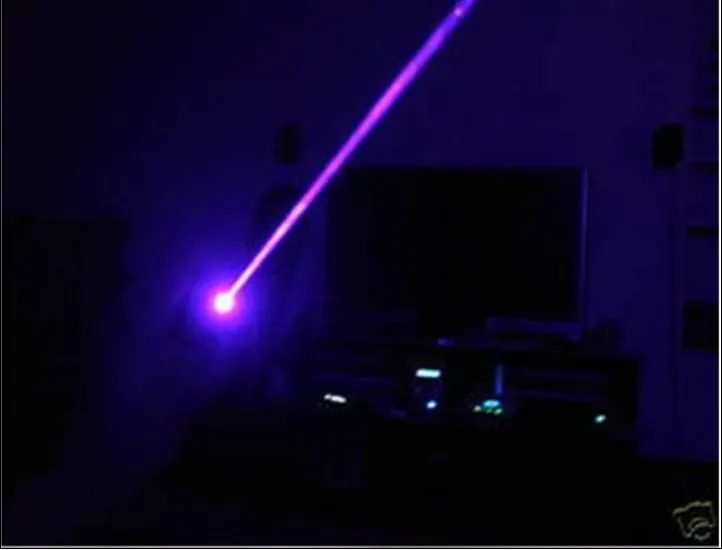 Laser Flashlight Green Blue Laser Pointer Three-Color Shell Laser – image 2