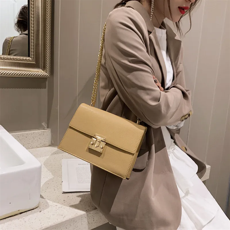 Yangqi Chain Single Shoulder Slant Span Package - Khaki