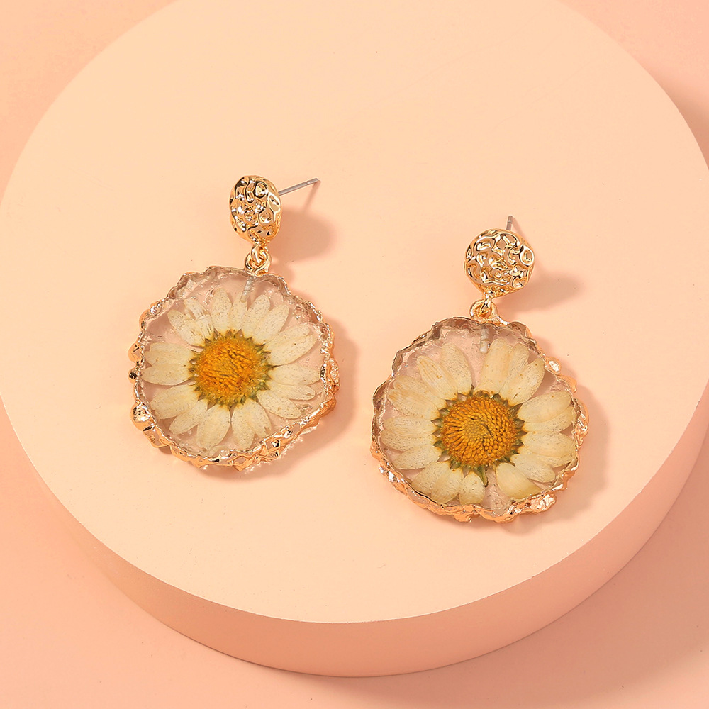 Temperament Real Flower Chrysanthemum Pendant
