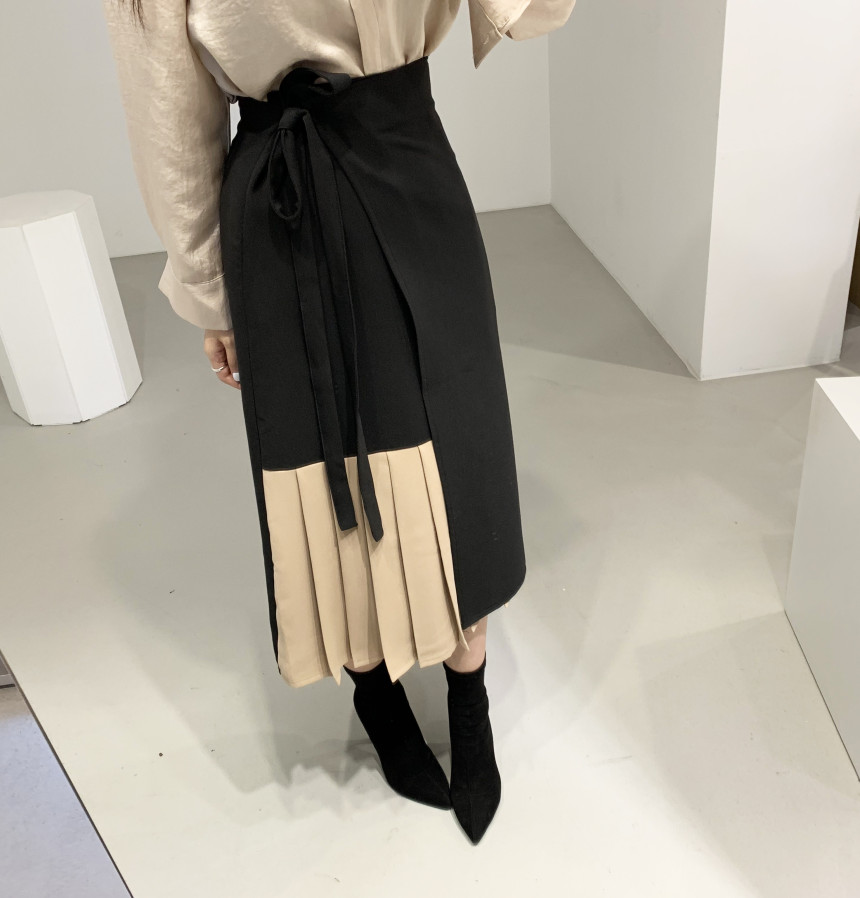 Long-sleeved Shirt + High-waist Lace-up Contrast Stitching Pleated Skirt